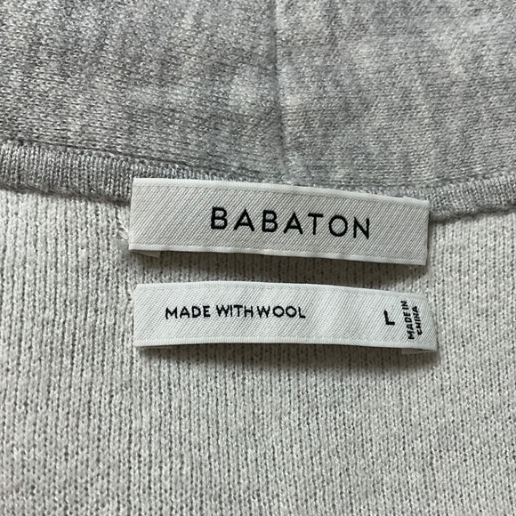 Aritzia Light Gray Women's Cardigan - Picture 5 of 10